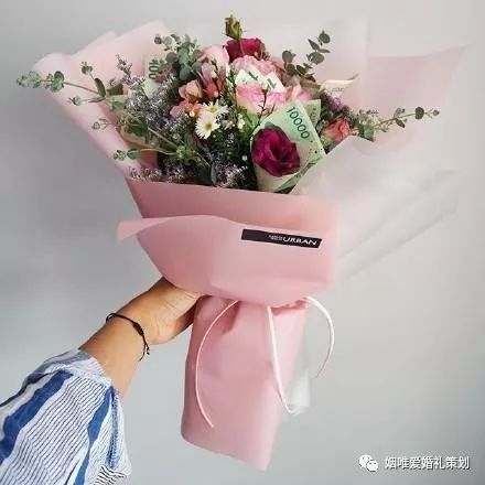 情人詞語大全集形容詞_情人節詞語句子_情人詞句50字