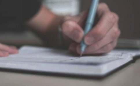 我學會了謙讓的四年級作文