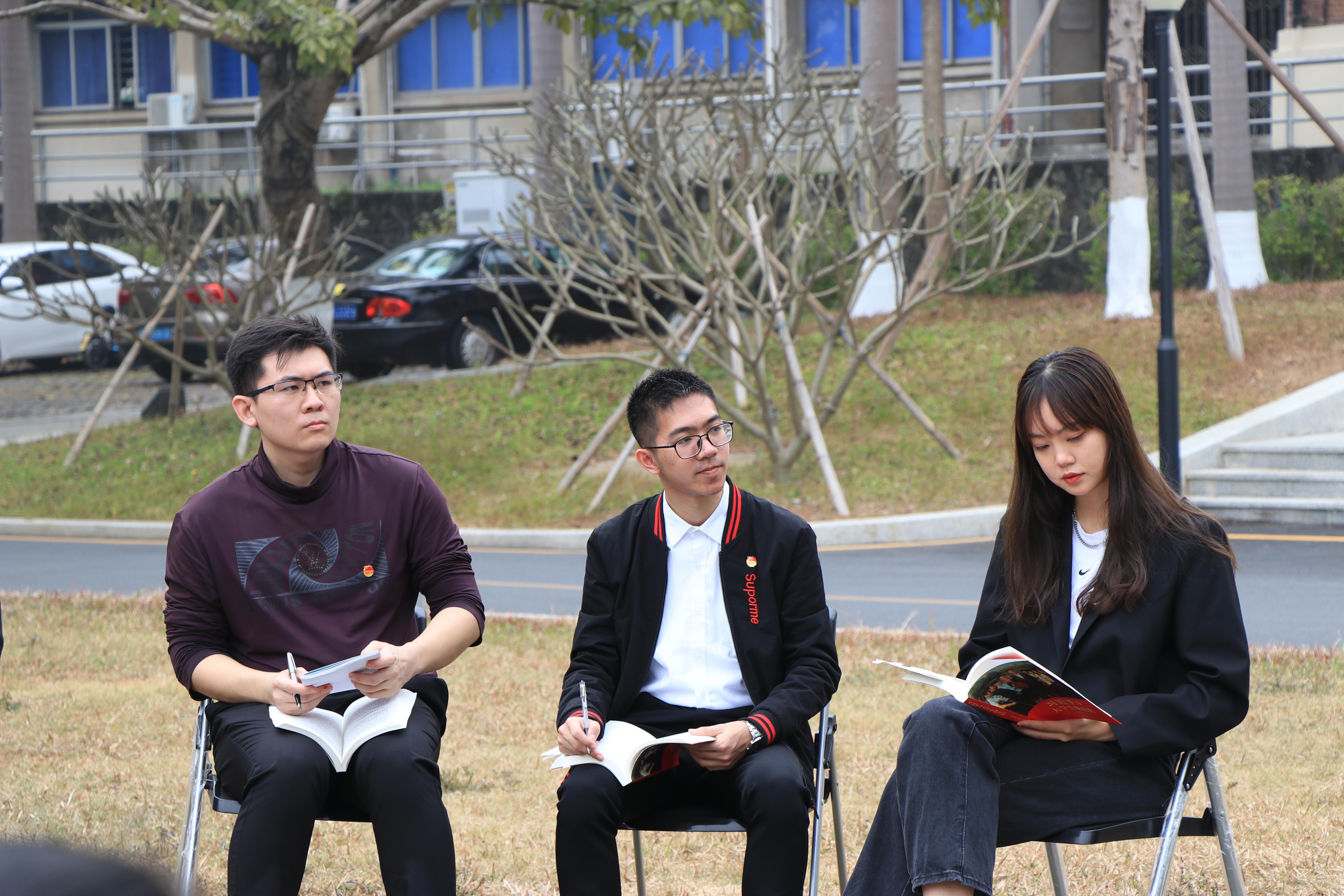 團(tuán)支部學(xué)年工作總結(jié)大學(xué)_支部年度團(tuán)總結(jié)大學(xué)生工作方案_大學(xué)生團(tuán)支部年度工作總結(jié)