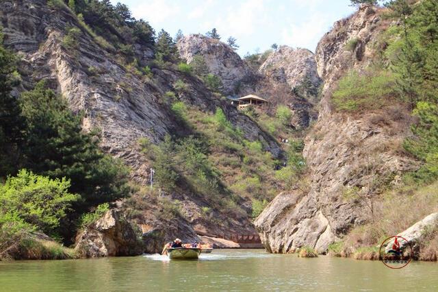 遼寧與河北交界的地方，建昌龍潭大峽谷，展