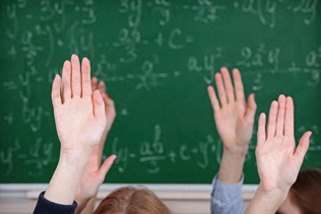 教師年度考核簡短個人總結(jié)范文2篇